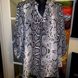 Snake print V neck blouses 1XL